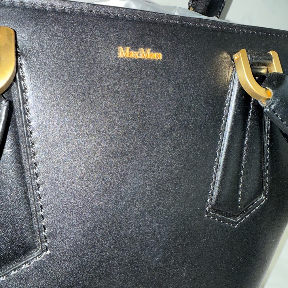 MaxMara Black and Gold Leather Tote - Picture 2 of 15